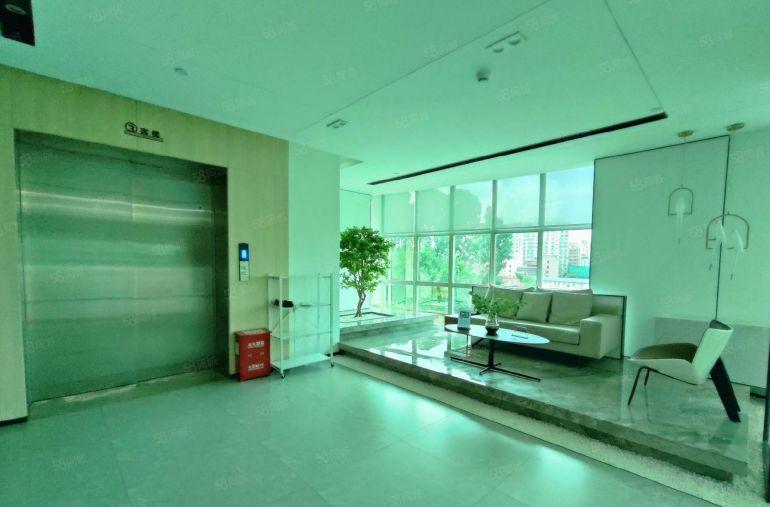 坂田主干道旁特价出租原房东精装修红本厂房500至1500平！