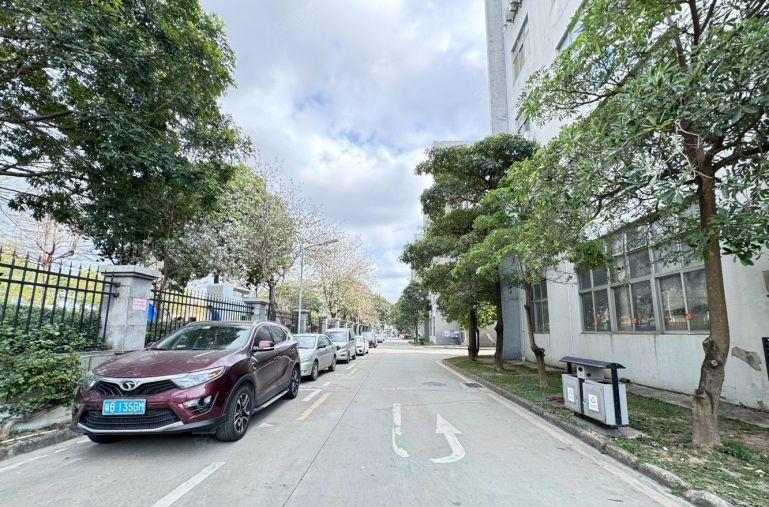 横岗地铁口厂房出租200平起可分租精装修办公室一楼仓库出租