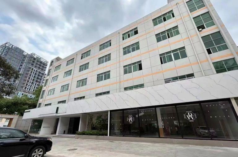 龙岗宝龙工业园区楼上3000平有电梯开发商直租可分租500平