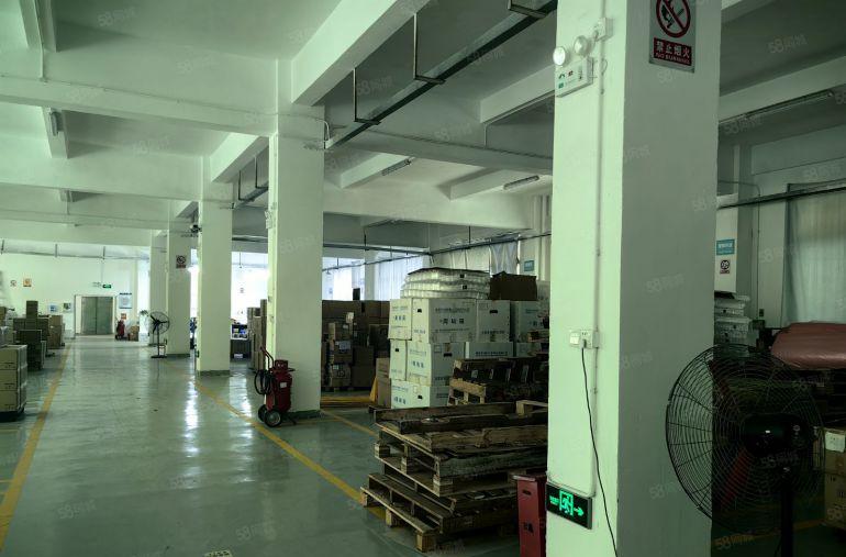 横岗地铁口附近原房东工业园一楼1000平方带卸货平台大小可分