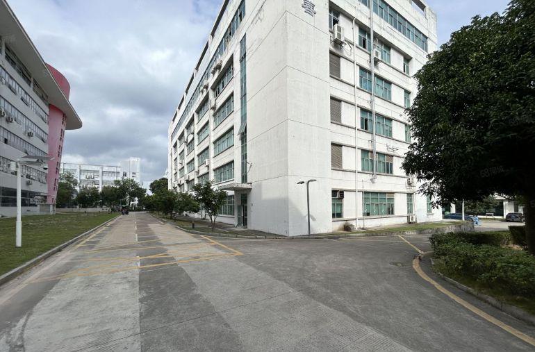 横岗原房东工业园楼上1500平带精装带3间办公室厂房低价出租