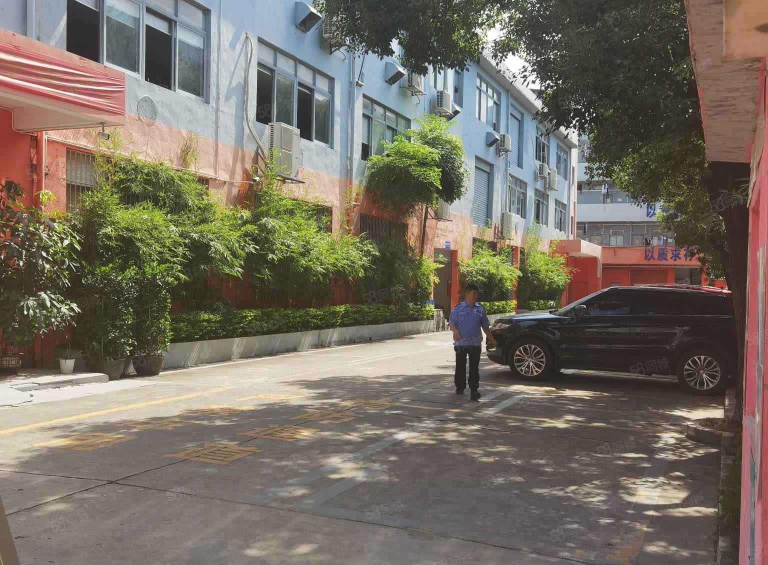 龙岗爱联地铁站附近独院厂房3600平方招租宿舍1200平方