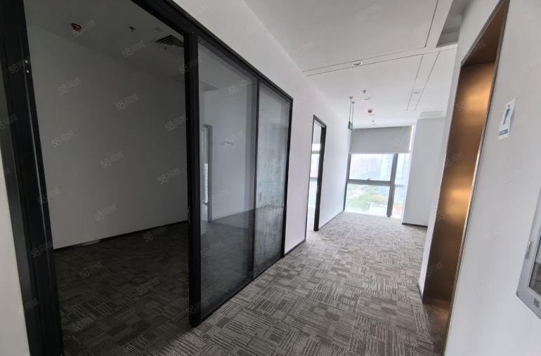 龙岗中心城工业上楼办公室550平精装修，补贴可高达80%