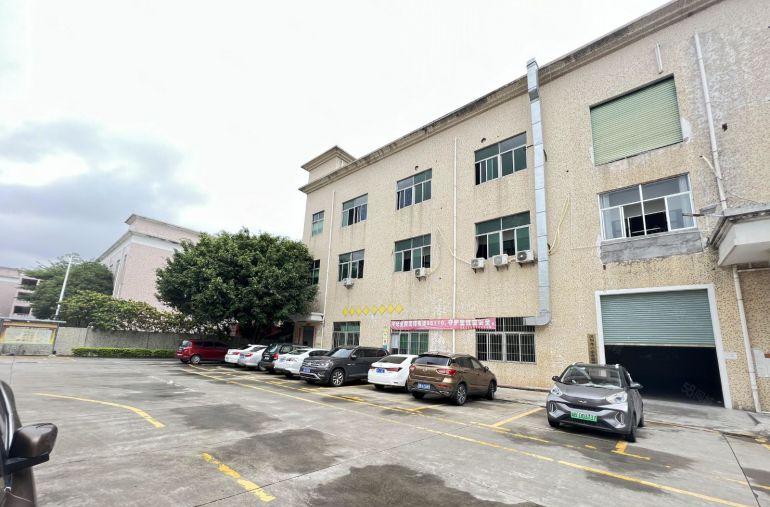 龙岗区坪地街道大型工业区2000平一楼标准厂房低价出租可分租