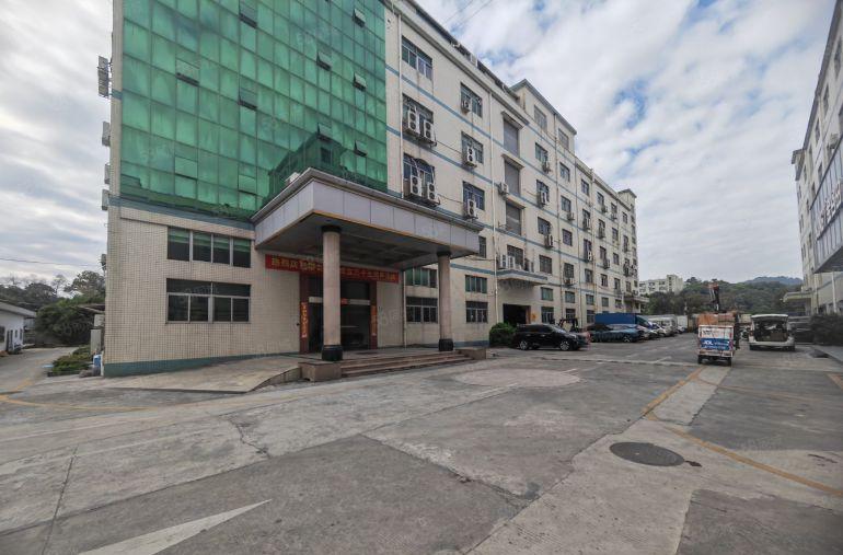 深圳龙岗区平湖上木古地铁口厂房出租一楼2000平红本原房东租