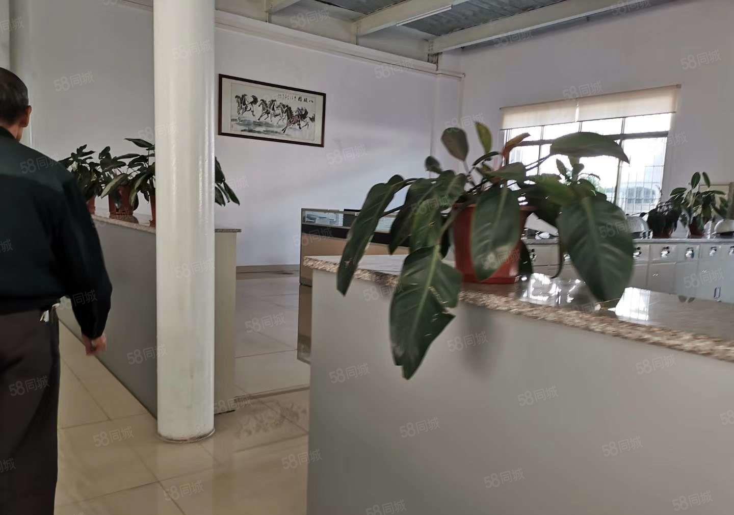 平湖上木古高新产业园新出3楼560平方厂房仓库出租