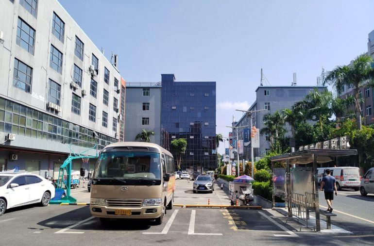 龙岗爱联原房东大型科技园楼上精装修300平方办公厂房仓库出租