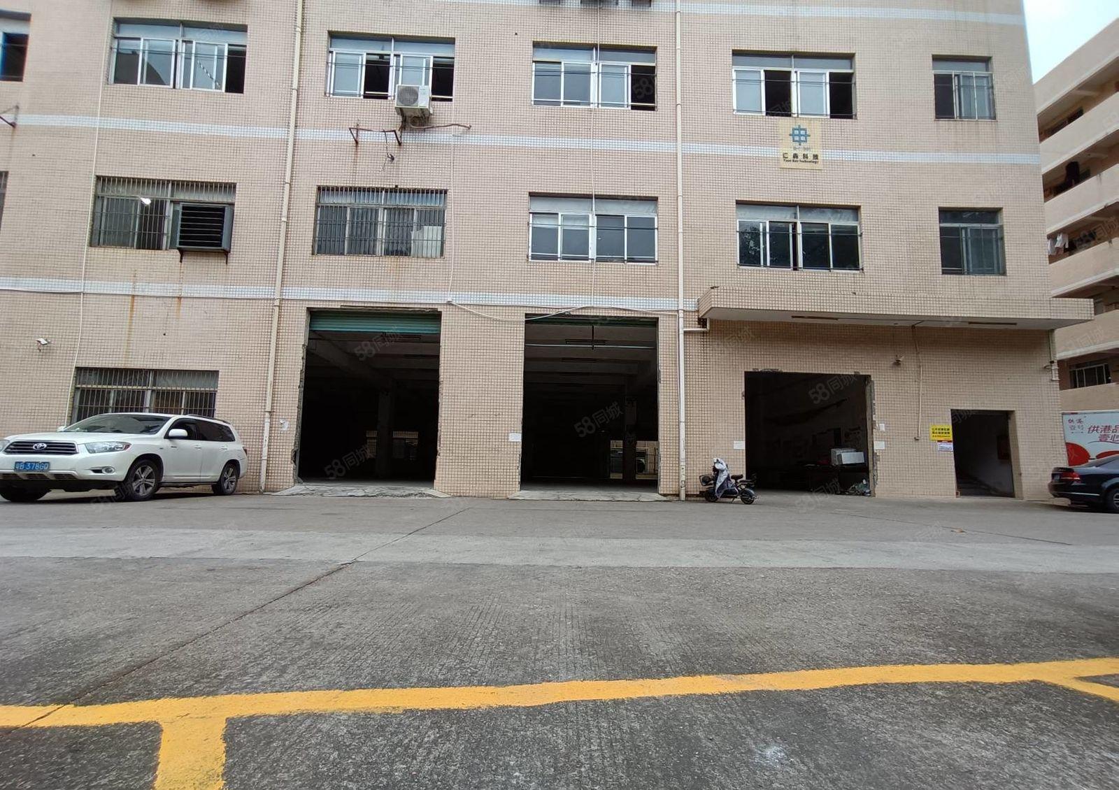 龙岗南联一楼900平厂房出租，园区空地大交通便利可进大车！