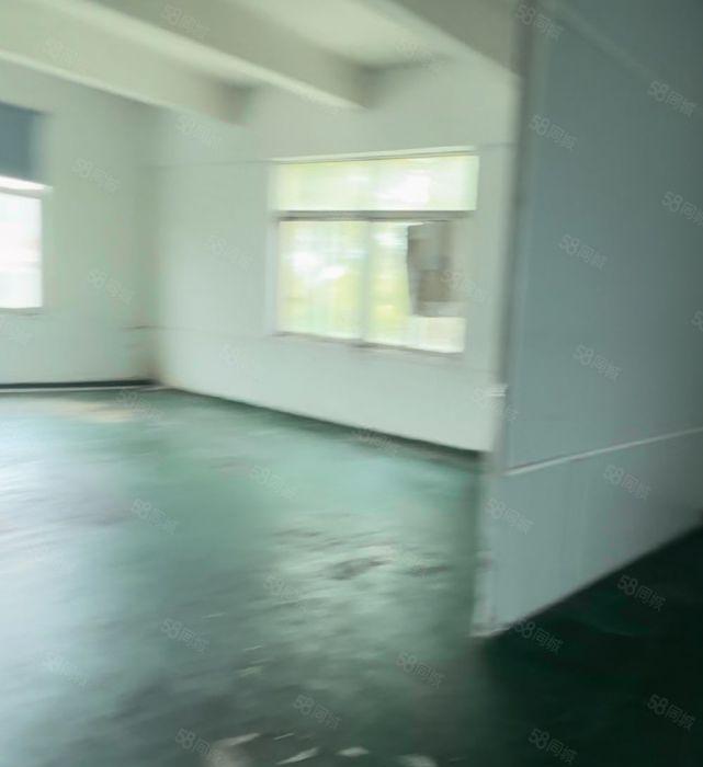 平湖万达旁边富民工业区原房东楼上550平米