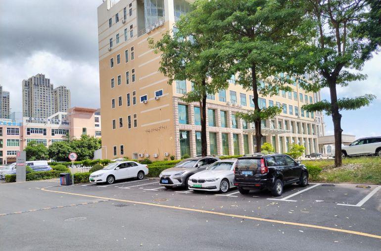 龙岗中心城志达工业园新出楼上400平精装办公室厂房超低价出租