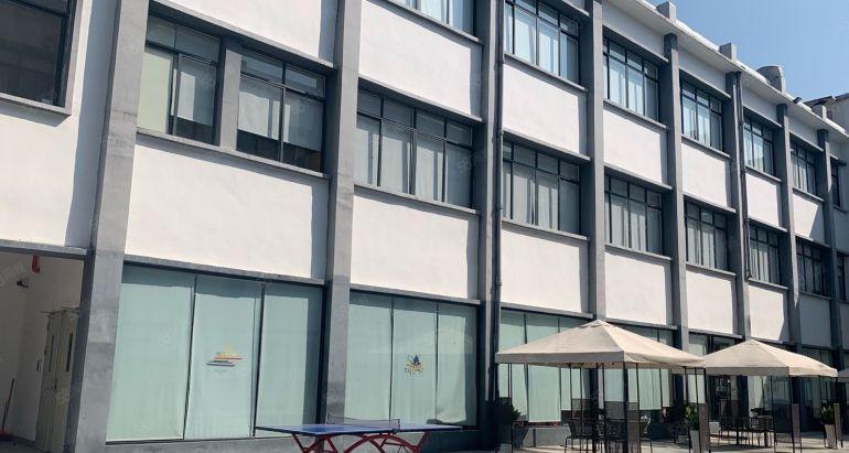 特价出租坂田主干道旁原房东精装修红本厂房500至1500平