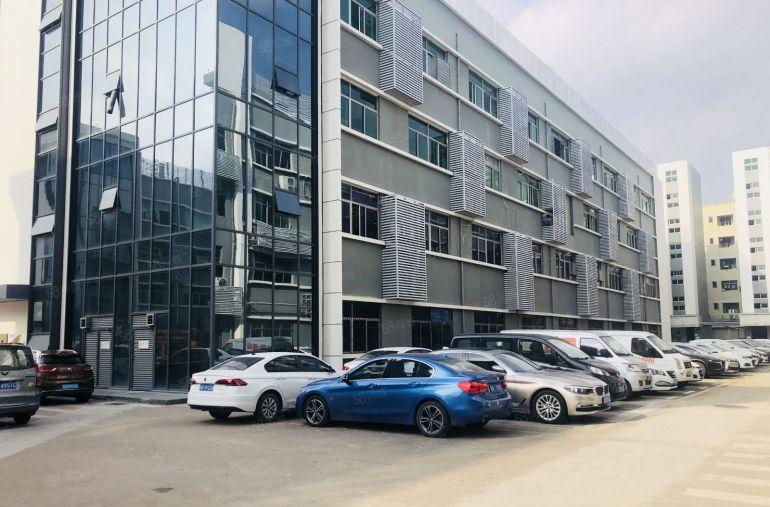 临近华南城地铁口无公摊红本低价楼上300平精装办公室厂房出租