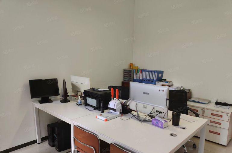 坂田地铁口235平精美装修办公室送办公家具31格局可做仓库