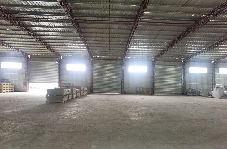 坪地中心村单一层钢构1000平无柱子实用率高可分租