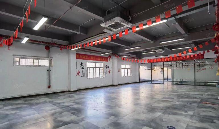 横岗塘坑地铁口附近新出楼上130平带精装修红本厂房出租