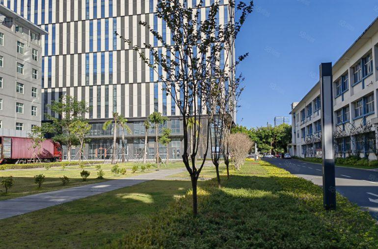 龙岗医疗芯片新能源工业上楼单层1700平国企全新红本厂房出租