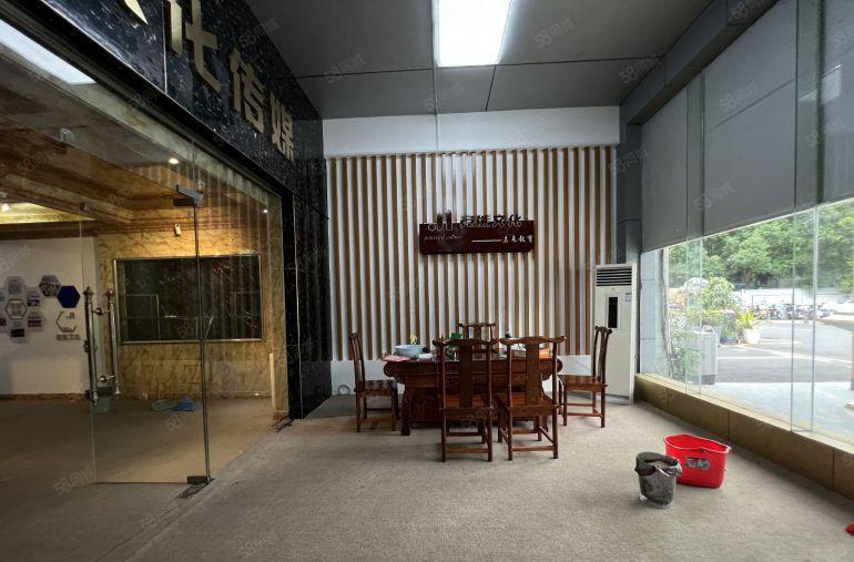 龙岗中心城地铁口电商仓库一楼350平出租带精装修办公室免中介