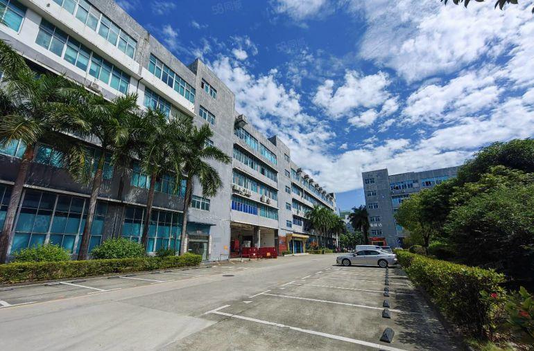 龙岗宝龙高新工业园区原房东红本楼上2000平厂房精装修出租