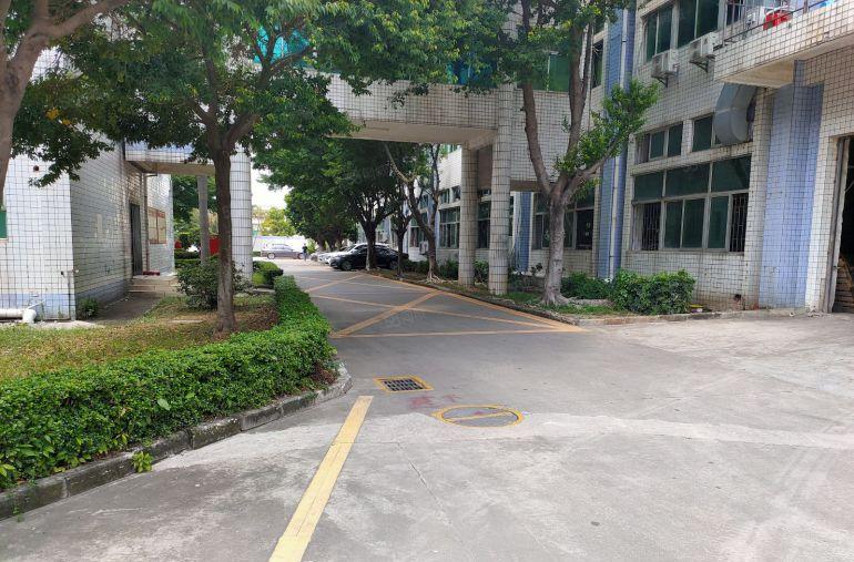 100平起分平湖华南城附近工业园区一楼2000平厂房出租空地