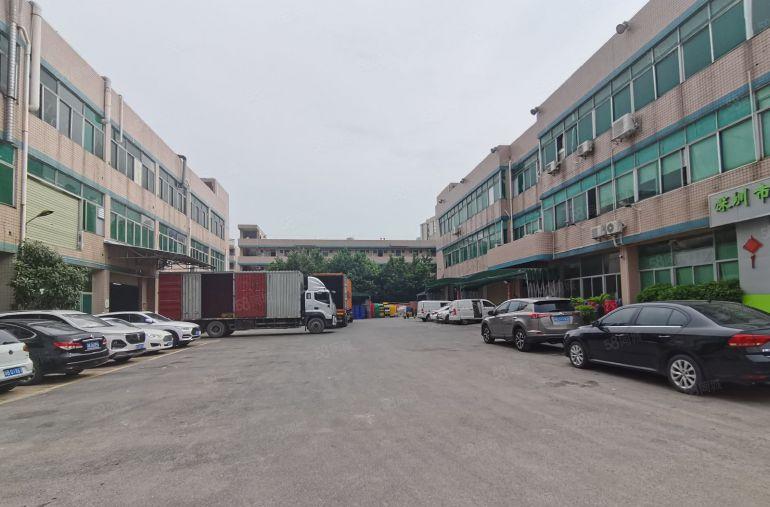 龙岗平湖富民工业园一楼3000平方厂房出租带消防喷淋和牛角位