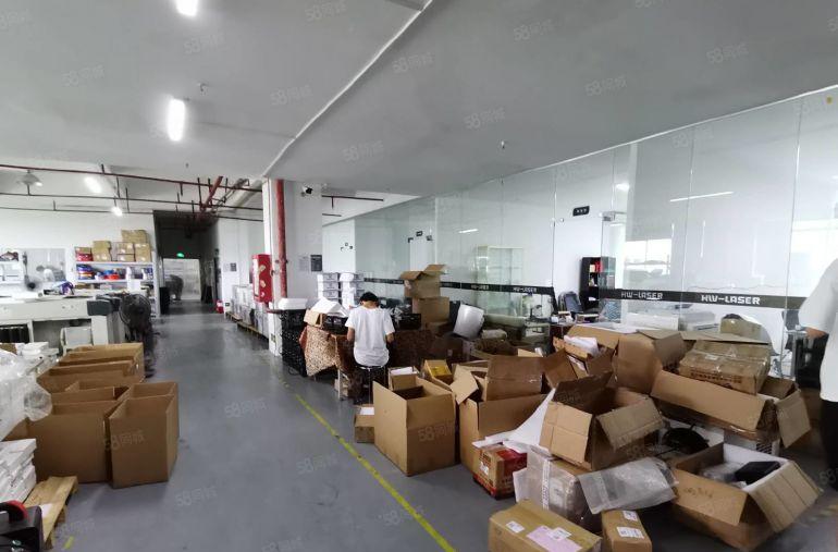 龙岗南联地铁口新出一楼二楼2100平精装修厂房出租可分租