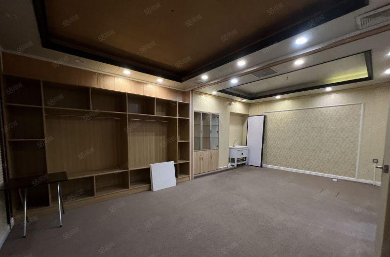 龙岗中心城地铁口一楼电商仓库380平方厂房出租原房东精装修