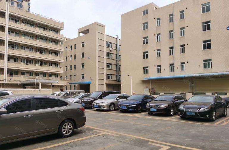 交通便利平湖华南城地铁口附近厂房一楼仓库出租转租形象好