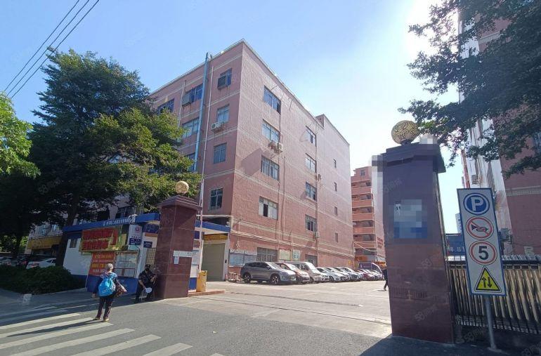龙岗南联地铁低价出租，厂房出租二楼960平精装修水电是现成的