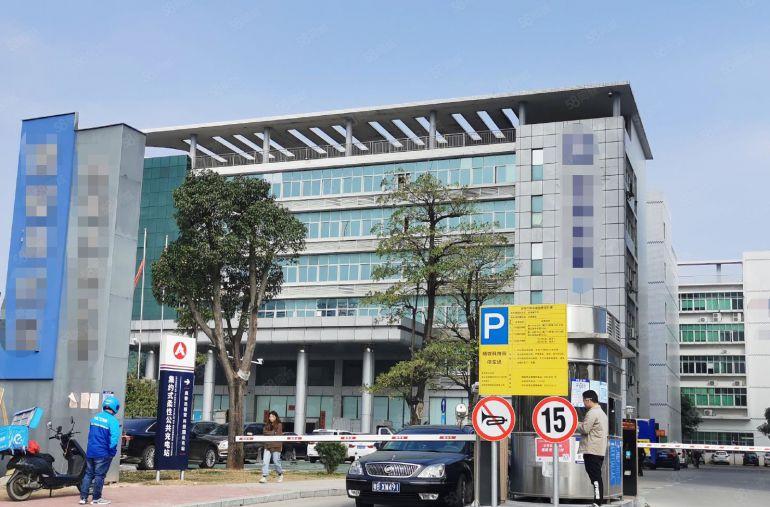 配置家私年底低价直租中心城创意园新出230平精装办公厂房出租