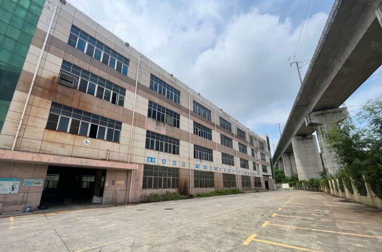 龙岗区横岗地铁口原房东红本独院厂房2万平招租，合同10年起