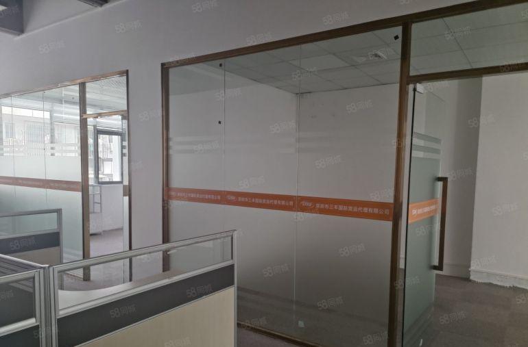 龙岗宝龙工业区3楼560平方带豪华办公室装修厂房仓库出租