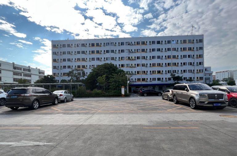 横岗原房东一楼红本实际面积出租有装修带卸货台能办环评！