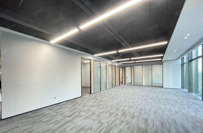 坂田地标甲级开发商直租340平办公室，精装朝南6加1格局！