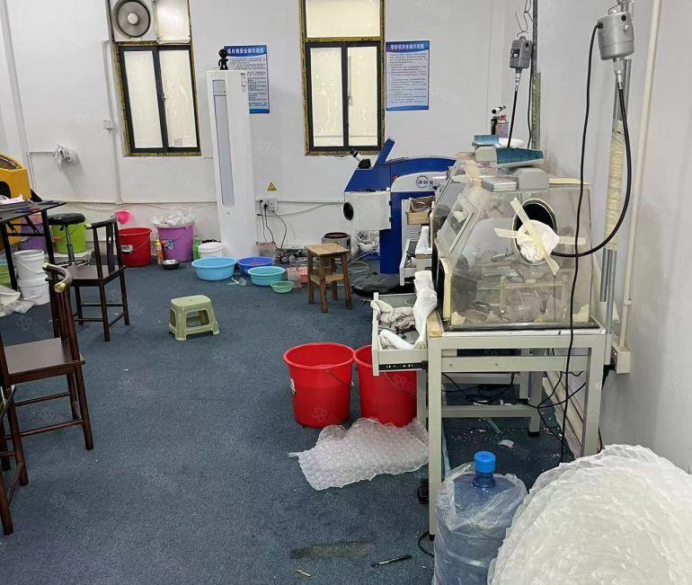 横岗六约地铁口附近新出楼上80平红本厂房出租