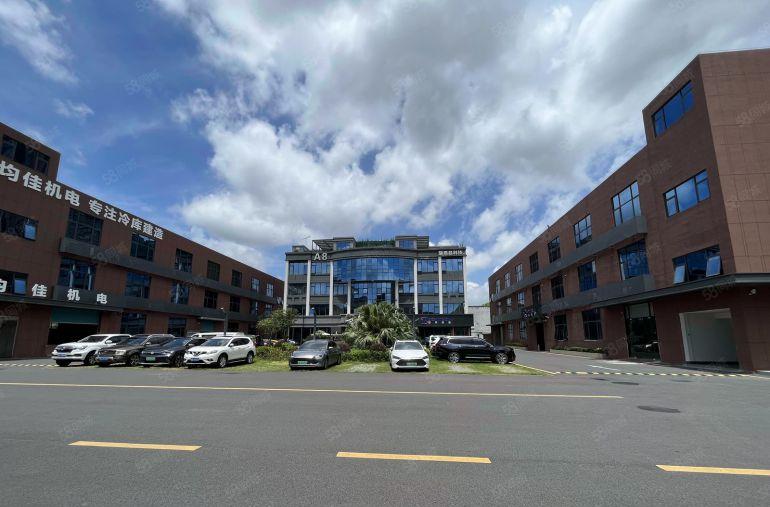 现成装修龙岗爱联地铁口楼上500平方精装修办公室仓库厂房出租