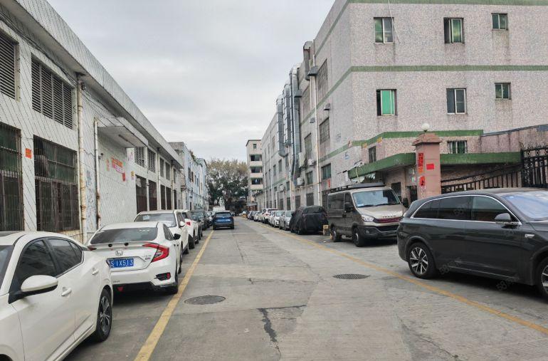 深圳龙岗区平湖新木村独院厂房出租面积4000平有小冷库有宿舍