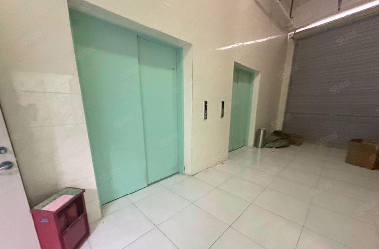 平湖辅城坳工业区独院楼上无尘车间2300平米招租