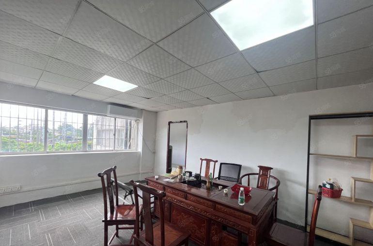 龙岗平湖25元一楼厂房出租带冻库水电齐全现成办公室有卸货平台