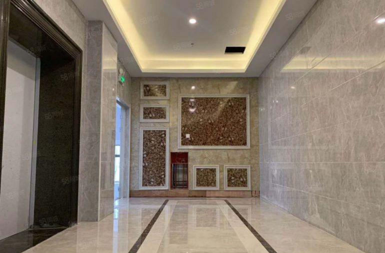 龙岗中心城近地铁口，高速口精装115平米厂房仓库办公室出租