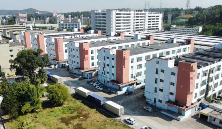 龙岗深汕路地铁口大型工业园楼上1600平方精装修厂房低价出租