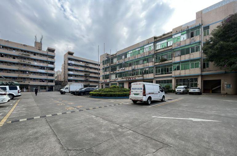 平湖富民工业区3000平独院厂房仓库出租可分500平1000