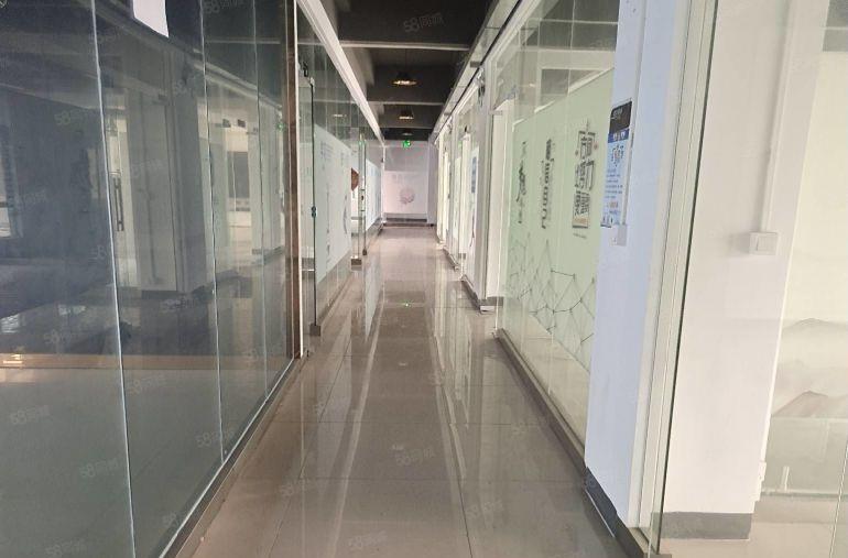 龙岗中心城大地铁站楼上500红本厂房仓库办公可分租低至19元