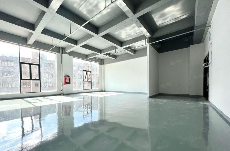 横岗六约电商园200平，精装修带红本全落地窗出租