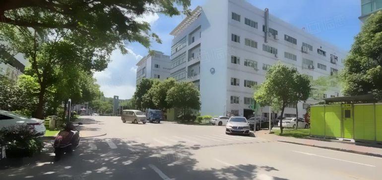 龙岗宝龙地铁口独门独院工业区厂房仓库12000平.大小可分租