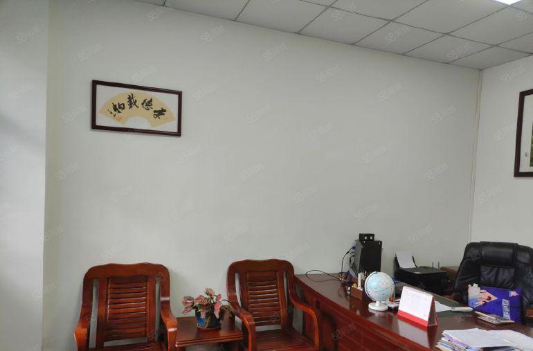 坂田地铁口235平精美装修办公室送办公家具31格局可做仓库