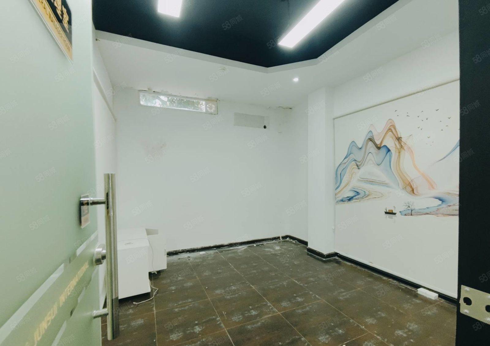 坂田光雅园地铁旁独栋3层1300平，正对马路适合商业办公培训