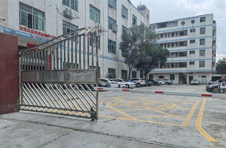 平湖独院新出一楼2100平方厂房仓库出租可分租空地大交通方便