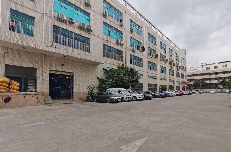 出租平湖地铁口工业区2000平标准厂房出租仓库招租500平起