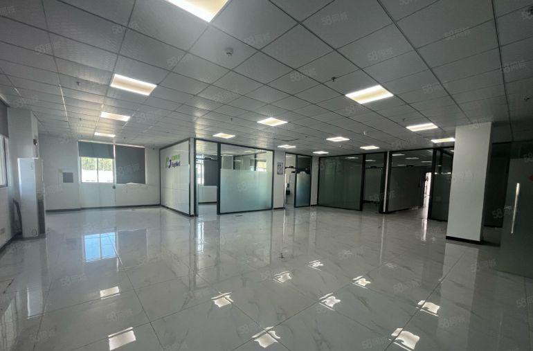 横岗地铁口主干道边电商厂房出租1000平方，豪华精装，水电齐