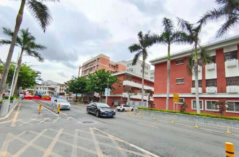 爱联地铁口新出楼上整层1000平方带精装办公室仓库厂房出租